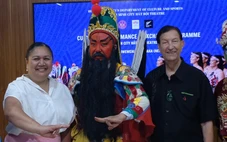 Nghệ sĩ New Zealand thích thú khám phá nghệ thuật hát bội