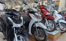 Xe máy Honda hàng về nhỏ giọt, 'loạn' giá