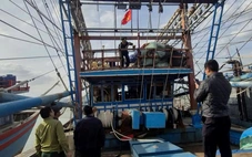 Mất dấu vết hơn 6 giờ trên biển, 2 tàu cá bị xử phạt