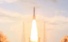 Châu Âu chi kỷ lục 22 tỉ euro cho cuộc đua vũ trụ, tuyển phi hành gia lên Mặt trăng