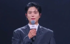 MAMA 2025 tưởng niệm nạn nhân vụ cháy chung cư tại Hong Kong, Rosé BlackPink nhận Daesang