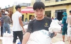 5 ngày đêm ròng rã bảo vệ từng mét đất trước sóng dữ nơi cửa biển Đà Nẵng