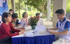 Hỏi lương tháng người đang đi làm, hỏi cả người đã nghỉ hưu rồi khen chê, vô duyên hay chia sẻ?