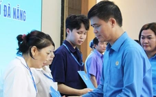 Tổng Liên đoàn Lao động Việt Nam, Báo Tuổi Trẻ trao 1 tỉ đồng hỗ trợ công nhân Đà Nẵng sau lũ