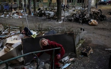 Ukraine điều tra vụ tên lửa nghi của Nga bắn trúng lễ trao thưởng cho binh sĩ