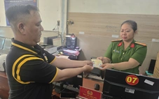 Cảnh sát giao thông TP.HCM đã đổi hơn 5.000 giấy phép lái xe giấy sang thẻ PET