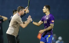 HLV Harry Kewell và Đỗ Hoàng Hên hồi sinh CLB Hà Nội