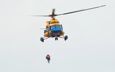 Cận cảnh Trung đoàn không quân 917 bay huấn luyện cấp cứu trên biển Rạch Giá