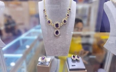 Ngắm trang sức, đá quý bạc tỉ tại triển lãm quốc tế TP.HCM