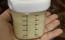 Sữa mẹ không phải thực phẩm đơn thuần mà tiềm ẩn mầm bệnh nếu vắt, trữ không đúng