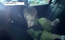 Cửa xe Tesla tự khóa, hàng loạt phụ huynh phải phá cửa cứu con, có trẻ rơi vào tình trạng nguy kịch