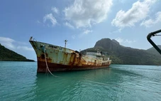 Dời xác tàu Sheng Li - điểm 'check-in' gây sốt cho giới trẻ ở Côn Đảo