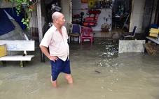Hôm nay TP.HCM vẫn ngập do triều cường trên 1,8m cộng mưa to