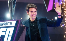 Kaka và Figo khép lại 3 ngày 'đại tiệc bóng đá' ở TP.HCM