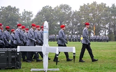 Đức nói NATO sẵn sàng triển khai 800.000 quân nếu chiến tranh với Nga