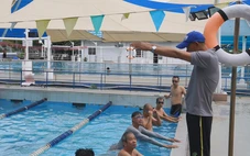 Cuộc thi Lan tỏa năng lượng tích cực 2025: Người Sài Gòn đi học bơi miễn phí