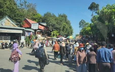 Hàng ngàn người đổ về An Giang dự đại lễ 135 năm Đức Bổn sư viên tịch