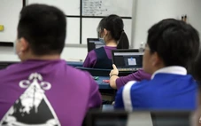 Singapore cấm học sinh trung học dùng điện thoại từ năm 2026