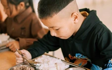 Xuất hiện đơn kiến nghị tập thể đề nghị công an xác minh tài chính dự án Nuôi em