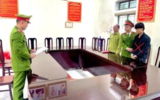 Dùng kiếm chém người, nam thanh niên bị khởi tố hai tội danh