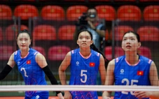 Ngày ra mắt 'điểm 10' của tân binh 16 tuổi bóng chuyền nữ Việt Nam