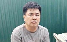 Đẩy đại úy cảnh sát vào đầu xe tải: Khởi tố tài xế về tội giết người