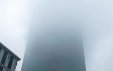 Không khí ở Hà Nội vẫn cảnh báo tím dù đường phố ít xe cộ, người dân cần hạn chế ra ngoài