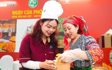 Thử tài mix phở 'Trên vai người khổng lồ' tại Ngày của Phở 2025