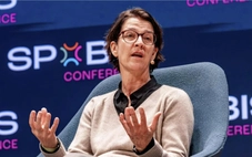 Tatjana Haenni, người phụ nữ điều hành sân chơi của nam giới