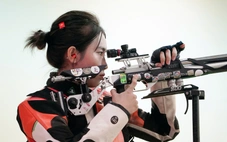 Xạ thủ xinh đẹp Mộng Tuyền lấy trọn bộ 3 màu huy chương ở SEA Games 33