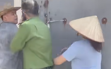 Người đẩy đại úy cảnh sát giao thông vào đầu xe tải từng nhốt công an xã trong nhà