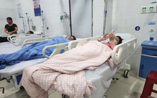 Nhiều người nghi ngộ độc, phải nhập viện sau khi ăn bánh mì H.V. ở Quảng Ngãi