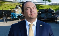 CEO Miss Universe từ chức