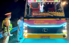 Xe khách không đăng kiểm, tài xế không bằng lái chạy lên cao tốc, bị phạt hơn 127 triệu