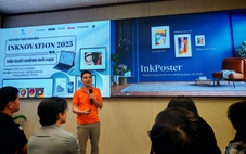 Máy đọc sách 'tiến hóa' sang học tập, treo tranh