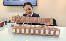 Giá bạc gây bất ngờ, một tháng tăng gần 25%