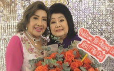 Nghệ sĩ Phượng Liên bật khóc trong ngày về lại quê hương