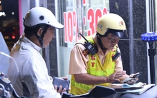 Người đàn ông vi phạm nồng độ cồn ở TP.HCM: 'Kêu vợ ra chở về là không bị phạt nặng rồi'