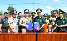 Tiếp nhận 63 công dân từ Campuchia qua cửa khẩu Hoa Lư