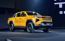 Toyota Hilux 2026 sắp ra mắt Việt Nam: Giá dễ tiền tỉ, chưa có bản điện, nội thất như Prado