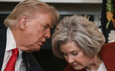 Cuộc phỏng vấn của 'quý bà băng giá' gây chấn động Nhà Trắng, ông Trump lên tiếng