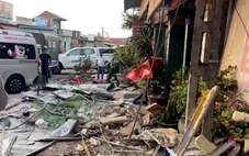 Xe lu đang dừng bất ngờ tuột dốc tông chết người đi bộ