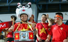 CĐV vượt đường xa tiếp lửa tuyển nữ Việt Nam giành HCV SEA Games 33