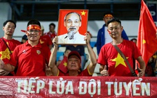 CĐV vượt đường xa tiếp lửa tuyển nữ Việt Nam giành HCV SEA Games 33