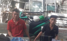 Công an TP.HCM bắt 2 kẻ dùng dao uy hiếp phụ nữ, cướp giỏ xách