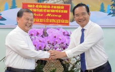 Lãnh đạo TP.HCM thăm, chúc mừng Giáng sinh các tổ chức, cá nhân tiêu biểu