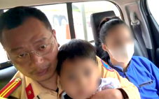 Cảnh sát giao thông Đà Nẵng dùng xe đặc chủng chở học sinh bị rắn cắn đi cấp cứu kịp thời