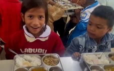 Đình chỉ bếp ăn trường bán trú 5 tháng vì xảy ra ngộ độc thực phẩm, lãnh đạo Quảng Trị nói gì?