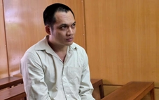 Mâu thuẫn trong quán 'hát với nhau', thanh niên chém đối thủ, đâm chết người can ngăn