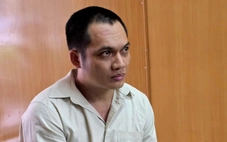 Mâu thuẫn trong quán 'hát với nhau', thanh niên chém đối thủ, đâm chết người can ngăn